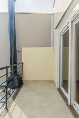 Image 35 - 250037