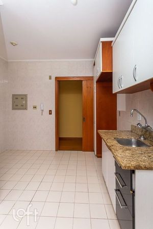 Image 24 - 250095