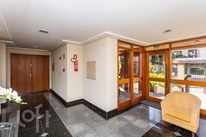 Image 41 - 250095