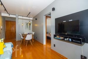 Image 3 - 250100
