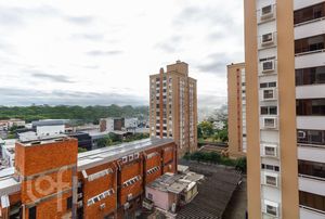 Image 20 - 250100