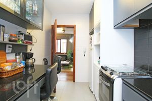 Image 5 - 250233