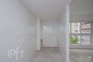 Image 7 - 250258