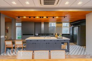 Image 30 - 250258
