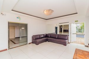 Image 4 - 250373