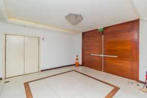 Image 10 - 250373