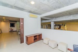 Image 20 - 250373