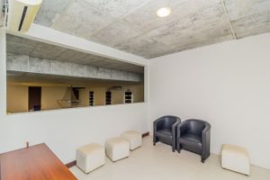 Image 21 - 250373