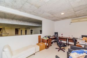 Image 24 - 250373