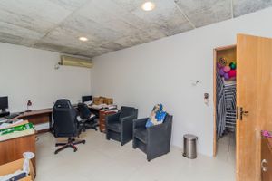 Image 25 - 250373