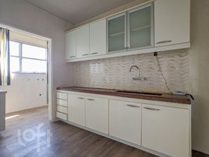 Image 17 - 250393