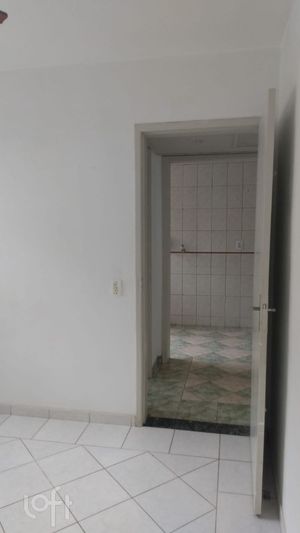 Image 4 - 250495