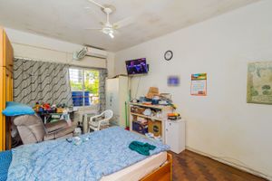 Image 28 - 250540