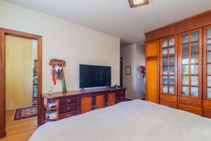 Image 33 - 250548