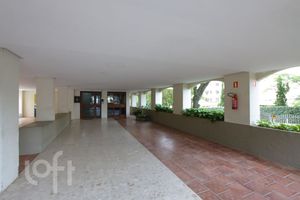 Image 18 - 250565