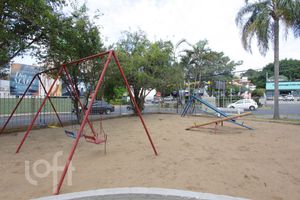 Image 19 - 250565