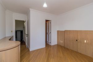 Image 32 - 250633