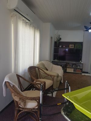 Image 3 - 250643