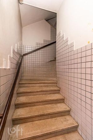 Image 16 - 250748