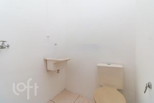 Image 13 - 250748