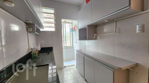 Image 4 - 250953