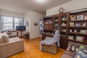 Image 1 - 251030