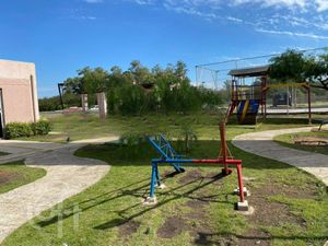Image 18 - 251056