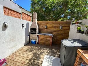 Image 15 - 251480