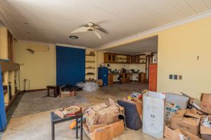 Image 26 - 251502