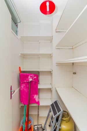 Image 32 - 251521
