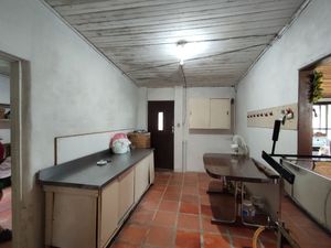 Image 15 - 251742