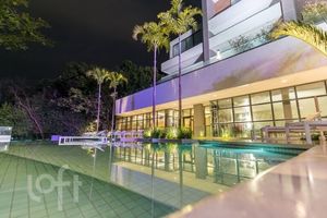 Image 19 - 251850