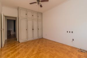 Image 15 - 251957
