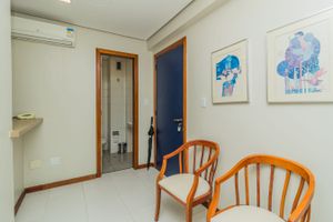 Image 1 - 251958