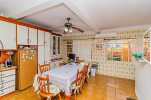 Image 18 - 252041