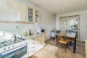 Image 12 - 252679