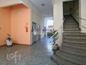 Image 4 - 252895