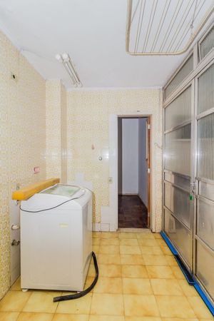 Image 24 - 253017
