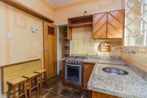 Image 28 - 253018
