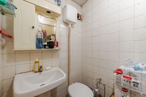 Image 21 - 253240