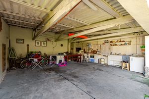 Image 26 - 253240