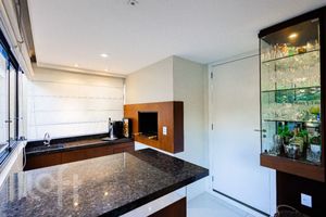 Image 19 - 253280