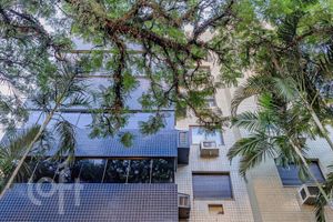 Image 33 - 253280