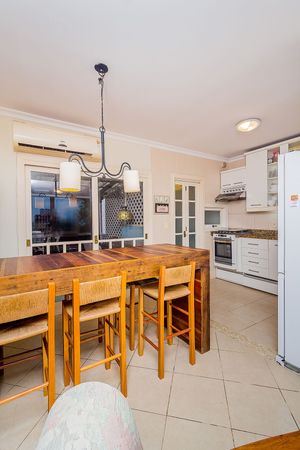Image 37 - 253640