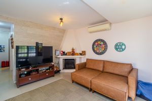 Image 3 - 253697