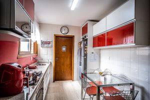 Image 30 - 253702
