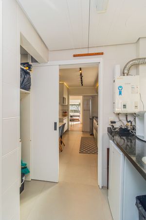 Image 30 - 253703
