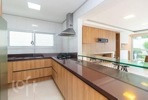 Image 4 - 255069