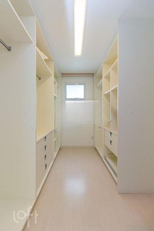 Image 18 - 255069