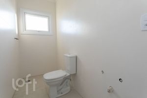 Image 21 - 255250